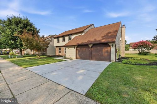 48 Meadowrue Ct, MOUNT LAUREL, NJ, 08054-2524 | Card Image