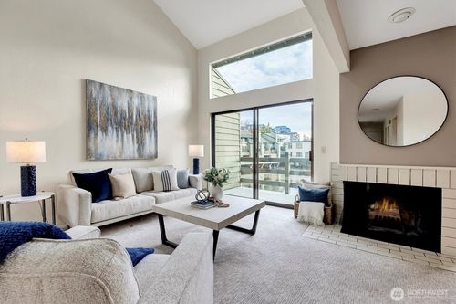 apt-206-7 Lake Bellevue Dr, Bellevue, WA, 98005-2424 | Card Image