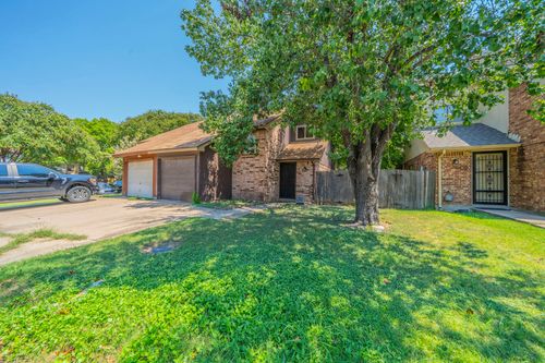 2604 San Sabastian Cir, Grand Prairie, TX, 75052-5351 | Card Image