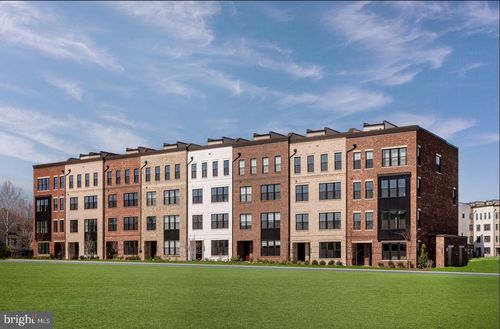 22091 Midmoore Dr, ASHBURN, VA, 20148-7813 | Card Image