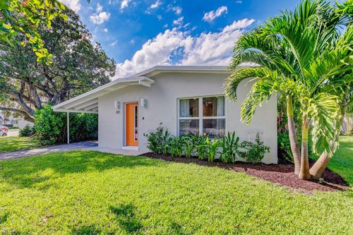 385 Hunter St, West Palm Beach, FL, 33405-4435 | Card Image