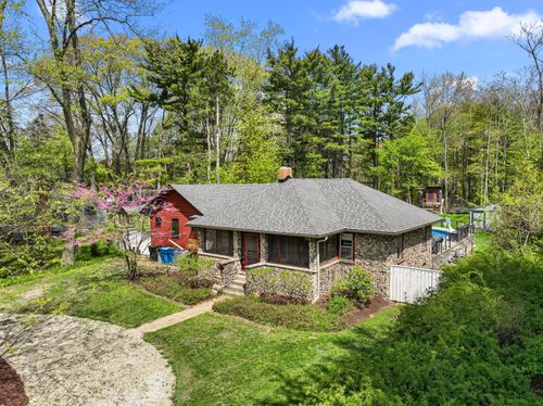 8633 East Rd, Lakeside, MI, 49128-9796 | Card Image