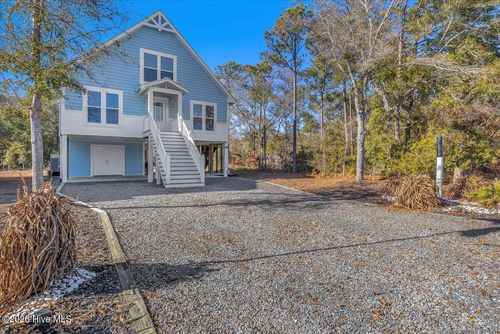 129 N Middleton Ave, Oak Island, NC, 28465-6832 | Card Image