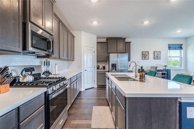 572 Pepperbark Loop, House other with 4 bedrooms, 3 bathrooms and 4 parking in Buda TX | Image 8