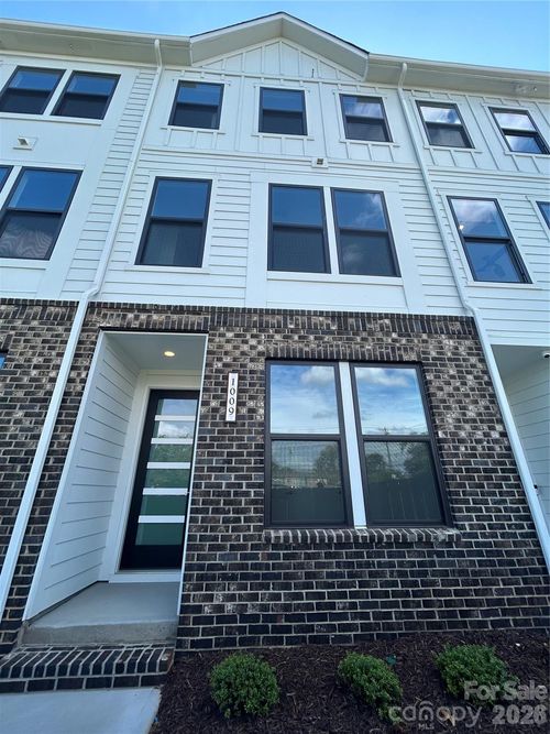 1009 Revival Row, Charlotte, NC, 28208 | Card Image