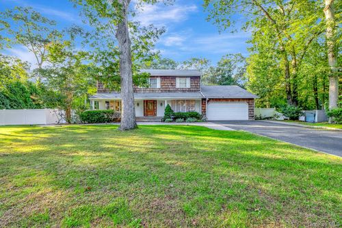 44 Twixt Hills Rd, Saint James, NY, 11780-1615 | Card Image