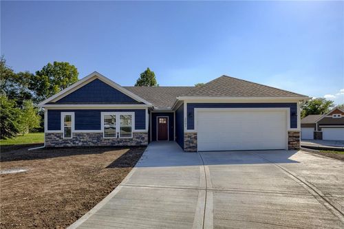 2031 Riverstone Dr, Excelsior Springs, MO, 64024-7001 | Card Image