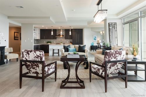 2122l-2001 Lincoln St, Denver, CO, 80202-3871 | Card Image