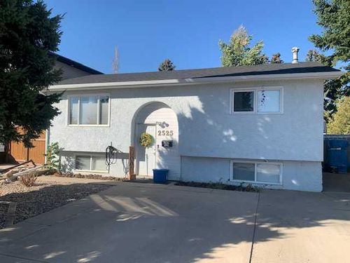 2525 15 Ave N, Lethbridge, AB, T1H4E1 | Card Image