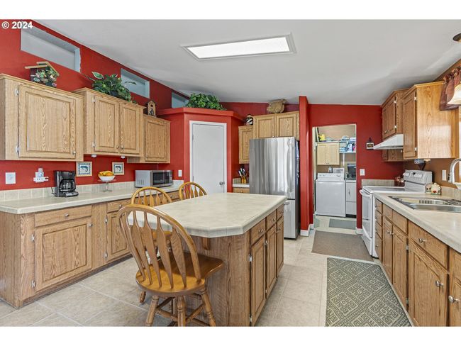 10934 Rattlesnake Ln, House other with 3 bedrooms, 2 bathrooms and 2 parking in Unity OR | Image 16