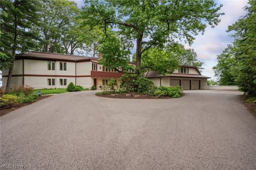22916 Lake Rd, Bay Village, OH, 44140-2914 | Card Image