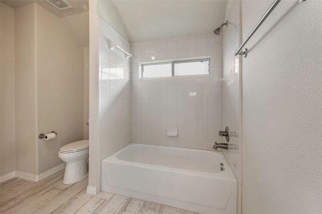 Bathroom #3 | Image 34