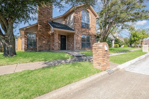 820 Greenridge Dr, Arlington, TX, 76017-6241 | Card Image