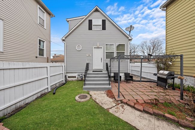 7546 W 61 St St, House other with 3 bedrooms, 2 bathrooms and 2 parking in Summit IL | Image 33