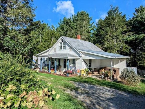 825 Macks Mountain Rd Nw, Indian Valley, VA, 24105-3013 | Card Image