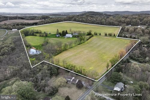 1269 Possum Ln, LEESPORT, PA, 19533-9133 | Card Image