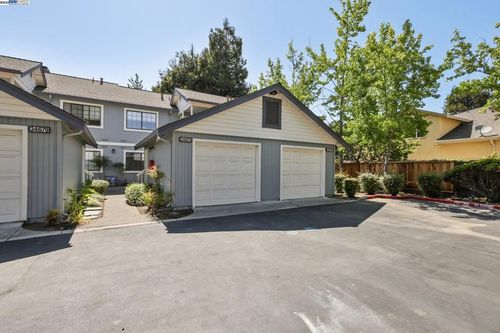 34671 Agree Ter, Fremont, CA, 94555-2774 | Card Image