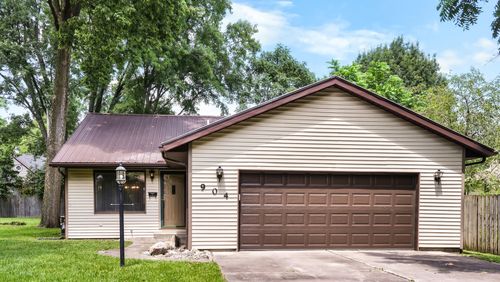 904 E California Avenue, Urbana, IL, 61801 | Card Image