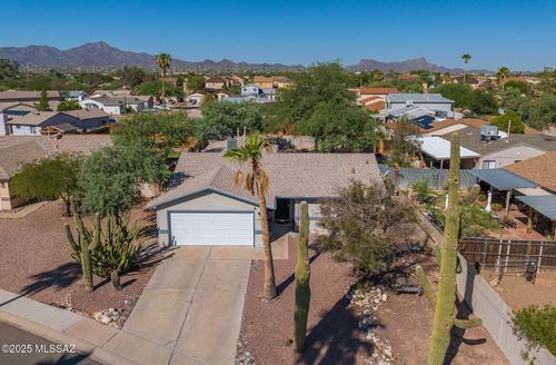 5871 N Edenbrook Ln, Tucson, AZ, 85741-3760 | Card Image