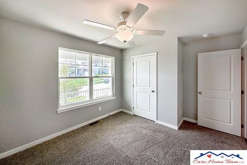 4512 Lawnwood Dr, Bellevue, NE, 68133-2945 | Card Image