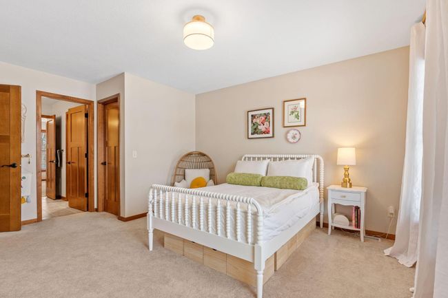 9256 Gateway Ln, House other with 5 bedrooms, 5 bathrooms and null parking in Eden Prairie MN | Image 40