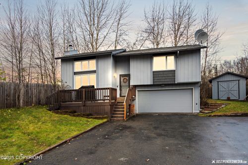 16622 Riddell Cir, Eagle River, AK, 99577-7603 | Card Image
