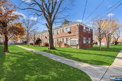 28 E Sheffield Ave, Englewood, NJ, 07631-4818 | Card Image