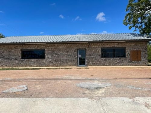 1301 N Bridge St, Brady, TX, 76825-3607 | Card Image