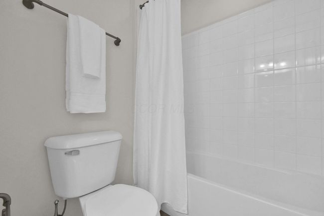 7963 Ravine Run Ln, Condo with 3 bedrooms, 3 bathrooms and null parking in Columbus OH | Image 20