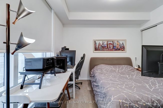 526 - 1 Bloor St E, Condo with 3 bedrooms, 2 bathrooms and null parking in Toronto ON | Image 18