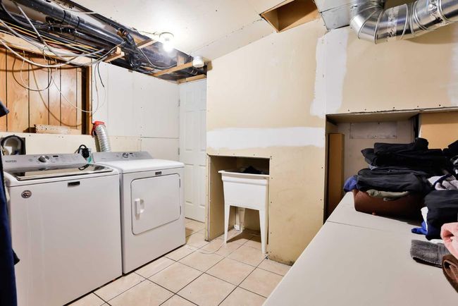 3.43 Acres, House other with 4 bedrooms, 3 bathrooms and null parking in Raymond AB | Image 33