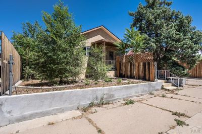 722 Elm St, House other with 2 bedrooms, 1 bathrooms and 1 parking in Pueblo CO | Image 2