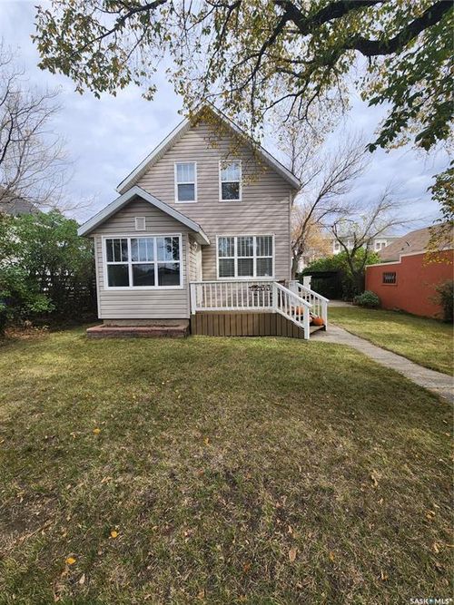 1233 2nd St, Estevan, SK, S4A0M1 | Card Image