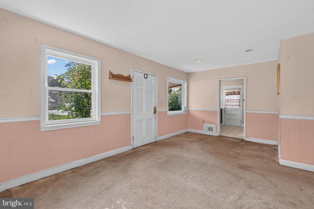 Residential in FALLS CHURCH 5