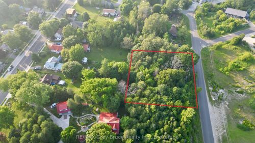 32 Helen St, Lions Head, ON, N0H1W0 | Card Image