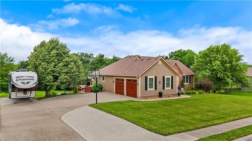 613 Birch St, Pleasant Hill, MO, 64080-1676 | Card Image