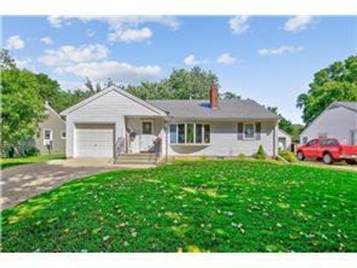 607 Swan St, Le Sueur, MN, 56058-1718 | Card Image