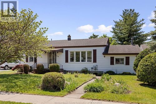 274 Maple Street, Lasalle, ON, N9J1N8 | Card Image