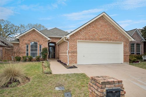 3216 Village Oak Dr, Arlington, TX, 76017-2531 | Card Image