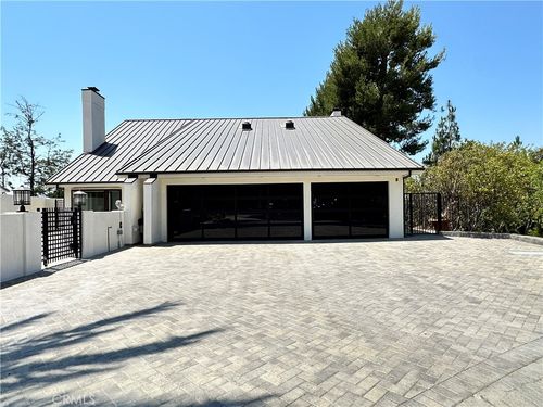 1716 Via La Paz, Burbank, CA, 91501 | Card Image