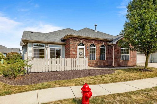 7113 Southlake Knoll Dr, Fort Wayne, IN, 46815-5581 | Card Image