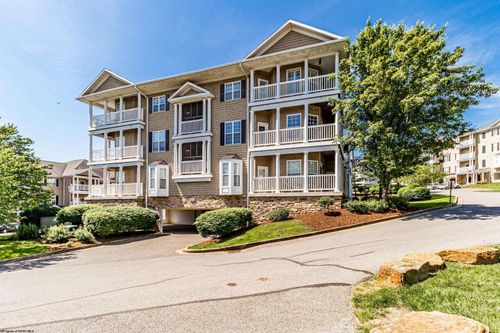 1625 Suncrest Village, Morgantown, WV, 26505 | Card Image
