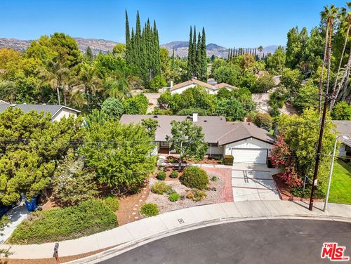 7556 Chaminade Ave, West Hills, CA, 91304-5384 | Card Image