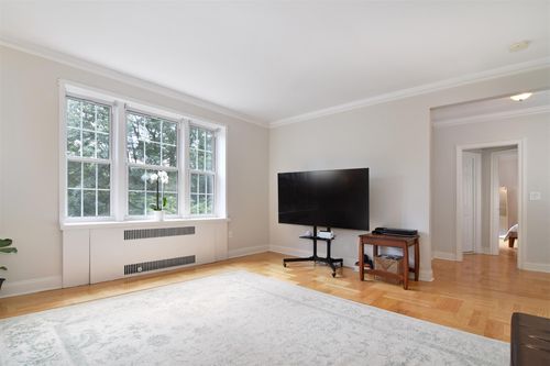 apt-2e-6 Midland Gdns, Bronxville, NY, 10708-4714 | Card Image