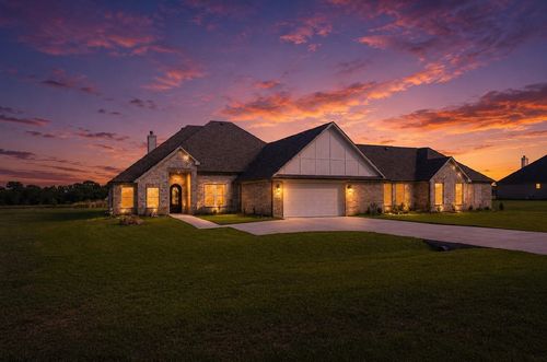 1060 Grison Cir, Corsicana, TX, 75109-9421 | Card Image