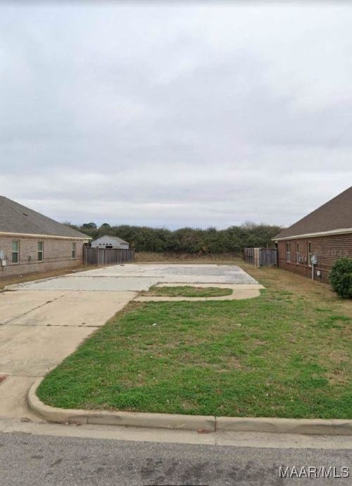 8042 Faith Ln, Montgomery, AL, 36117-3874 | Card Image