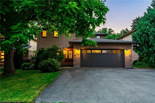29 Laurendale Ave, Waterdown, ON, L8B0B4 | Card Image