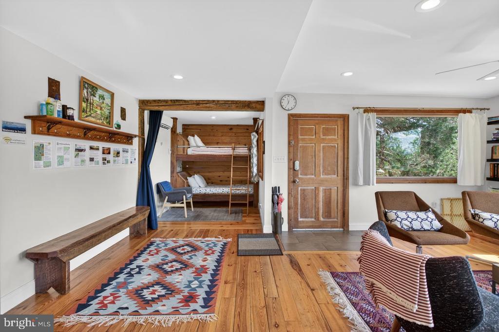 Residential in LURAY 4