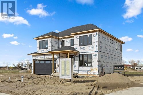 3698 Farrow Ave, Windsor, ON, N9E0B3 | Card Image