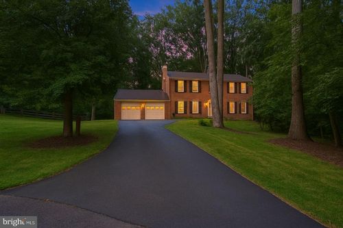 12147 Holly Knoll Cir, GREAT FALLS, VA, 22066-1228 | Card Image
